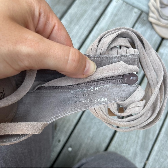 Jeffrey Campbell Despina Gray Taupe Suede Strappy Tassel Block Heels Size 6 - Picture 14 of 16
